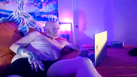 a_bad_guy_duh online show from October 2025 07:50:02 AM