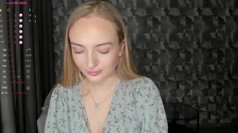 Adelina online show from November 2025 02:07:02 PM