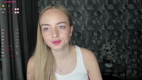 Adelina online show from November 2025 02:16:01 PM