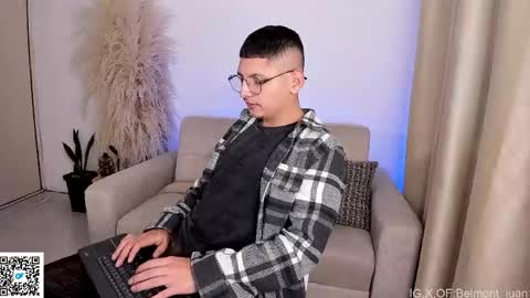 a_lejandro_0_8 online show from April 2026 02:03:02 AM