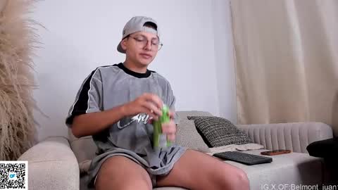 a_lejandro_0_8 online show from April 2026 08:42:02 AM