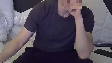 aaaguyyy online show from March 2026 12:05:01 PM