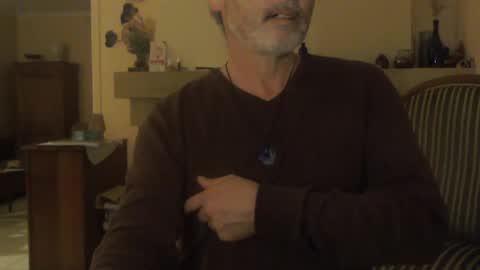 Snapshot of aalex1717 chatting on December 2024 08:40:02 PM Aalex1717 online show from December 2024 08:40:02 PM