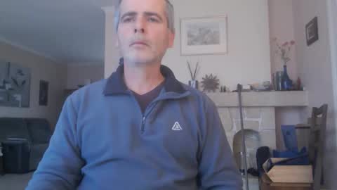 Aalex1717 online show from December 2025 08:41:01 AM