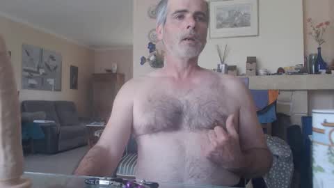 Snapshot of aalex1717 chatting on May 2026 06:42:01 AM Aalex1717 online show from May 2026 06:42:01 AM