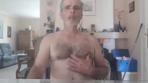 Snapshot of aalex1717 chatting on May 2026 10:20:01 AM Aalex1717 online show from May 2026 10:20:01 AM