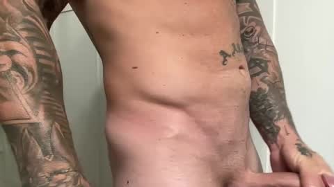 Snapshot of aaron846576 chatting on October 2025 12:50:01 PM Canadashung online show from October 2025 12:50:01 PM