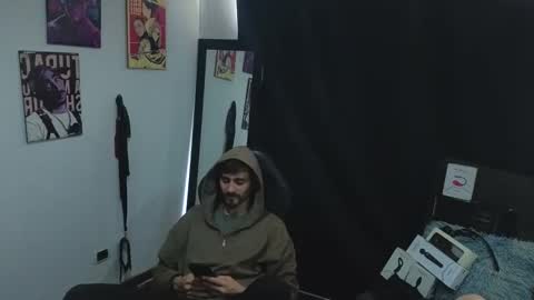 aaron_malikk online show from April 2026 09:12:02 PM