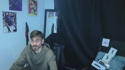 aaron_malikk online show from April 2026 03:44:01 AM