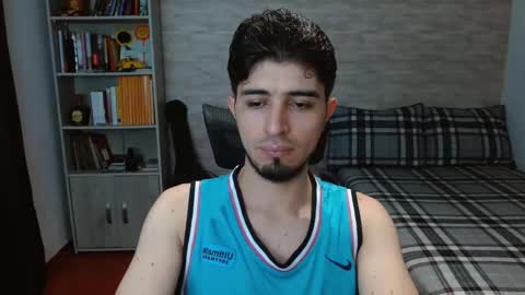 Aaron online show from October 2025 07:03:01 PM