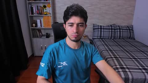 Aaron online show from November 2025 04:35:01 PM