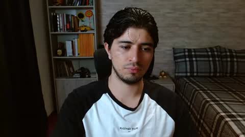 Aaron online show from July 2026 08:33:01 PM