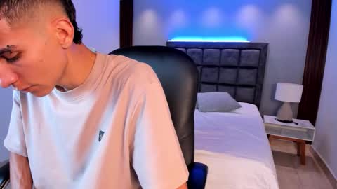 Aaron online show from March 2026 09:21:02 PM