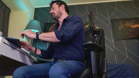 Aaron online show from March 2026 09:41:02 PM