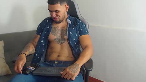 ig aaron hunter123 online show from October 2025 04:04:02 PM