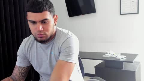 ig aaron hunter123 online show from March 2026 02:18:01 PM