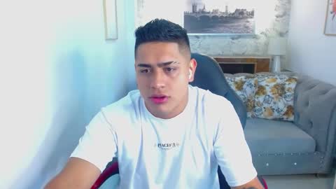 Snapshot of aaronn_12 chatting on September 2025 12:05:01 PM Aaron online show from September 2025 12:05:01 PM