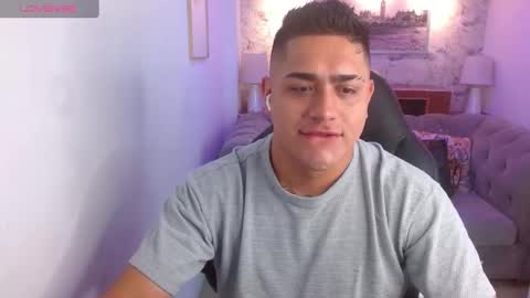 Snapshot of aaronn_12 chatting on September 2025 12:08:02 PM Aaron online show from September 2025 12:08:02 PM