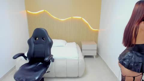 abbiecarson online show from April 2026 12:28:01 PM