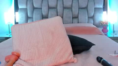 abby_blue01 online show from February 2025 05:52:01 AM