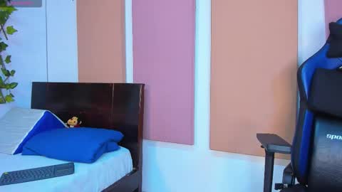 ---Abby--- online show from December 2025 05:46:02 AM