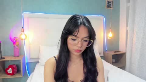 Snapshot of abbydixon1 chatting on January 2025 03:23:02 AM Abby Dixon online show from January 2025 03:23:02 AM