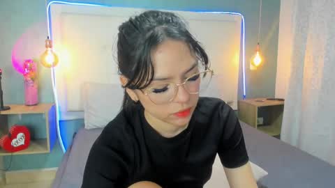 Snapshot of abbydixon1 chatting on February 2025 10:52:02 PM Abby Dixon online show from February 2025 10:52:02 PM