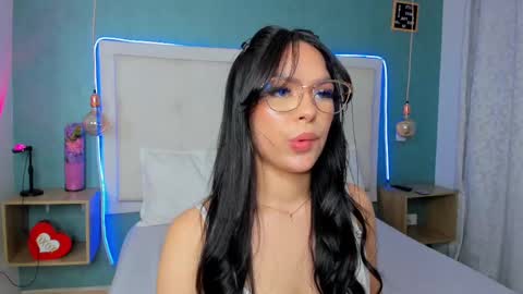 Snapshot of abbydixon1 chatting on March 2025 03:29:02 AM Abby Dixon online show from March 2025 03:29:02 AM