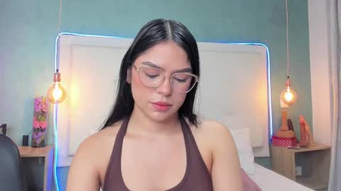 Abby Dixon  online show from December 2025 04:03:01 PM