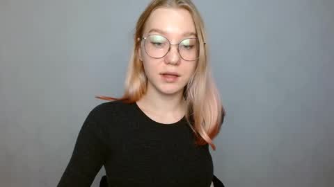 Snapshot of abbymoore__ chatting on January 2025 12:10:01 PM Abby Lovense is active online show from January 2025 12:10:01 PM