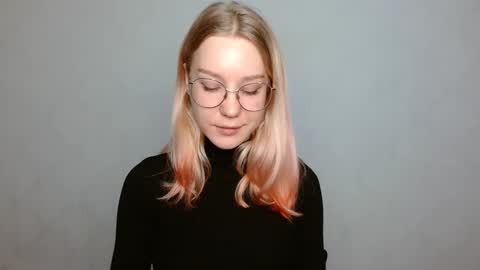 Snapshot of abbymoore__ chatting on January 2025 12:09:02 PM Abby Lovense is active online show from January 2025 12:09:02 PM