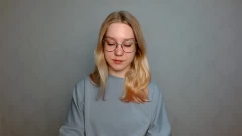 Snapshot of abbymoore__ chatting on March 2025 08:21:02 AM Abby Lovense is active online show from March 2025 08:21:02 AM