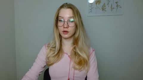 Snapshot of abbymoore__ chatting on September 2025 08:42:02 AM Abby Lovense is active online show from September 2025 08:42:02 AM