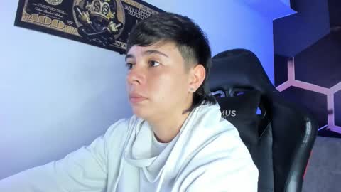 Abby Smith online show from September 2025 07:04:01 PM