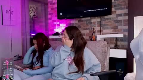 Abella online show from October 2025 06:19:02 PM