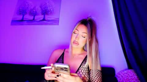 Snapshot of abella_soleill chatting on June 2026 04:58:02 AM abella_soleill online show from June 2026 04:58:02 AM