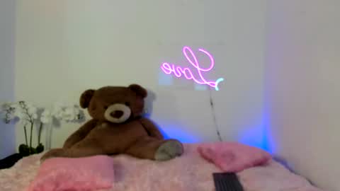  Abella and Kendra  online show from January 2025 09:58:01 PM