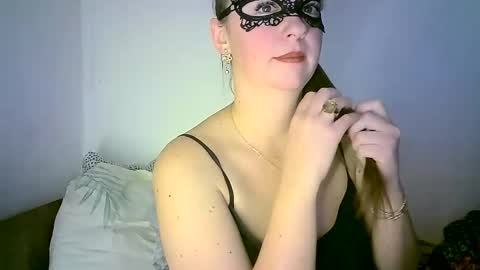 Snapshot of abigailove4u chatting on December 2024 11:57:01 PM GoldenFish online show from December 2024 11:57:01 PM