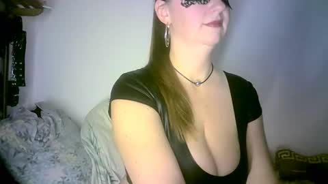 Snapshot of abigailove4u chatting on December 2024 01:58:02 AM GoldenFish online show from December 2024 01:58:02 AM