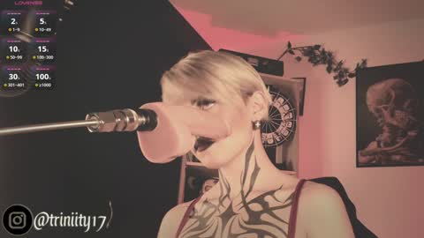 Snapshot of abril__colen chatting on December 2024 06:11:01 PM April online show from December 2024 06:11:01 PM