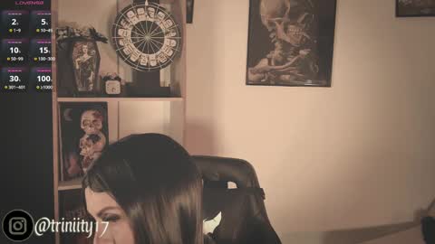 Snapshot of abril__colen chatting on December 2024 10:20:02 PM April online show from December 2024 10:20:02 PM