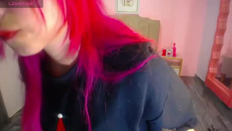 abril_ch_ online show from September 2025 10:37:01 AM