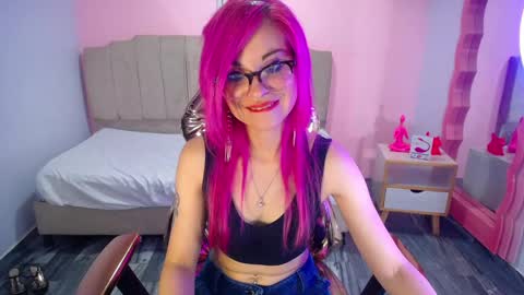 abril_ch_ online show from September 2025 10:42:01 AM