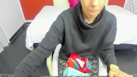 Snapshot of abrillee1 chatting on February 2025 07:25:01 PM ABRIL online show from February 2025 07:25:01 PM