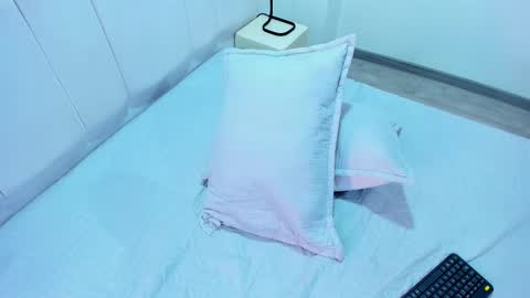 AbrilSonne online show from February 2025 06:32:02 PM