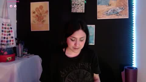 Absenta vert online show from February 2026 12:43:02 AM