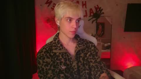 Snapshot of abslut chatting on October 2025 03:47:02 PM Nick online show from October 2025 03:47:02 PM