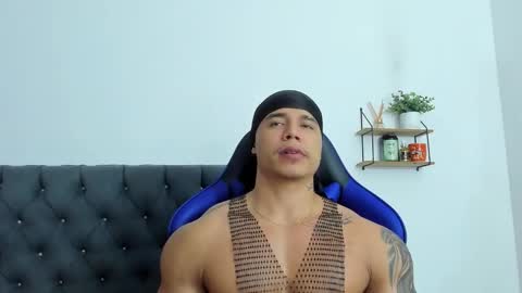 adam boss online show from January 2026 07:32:01 AM