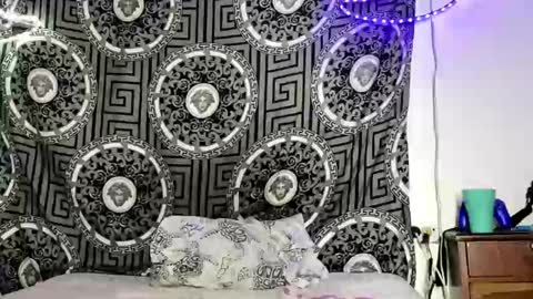 Snapshot of adam_hard_ chatting on October 2025 02:35:01 AM Adam online show from October 2025 02:35:01 AM