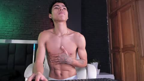 adam_piarse online show from December 2024 11:03:01 PM